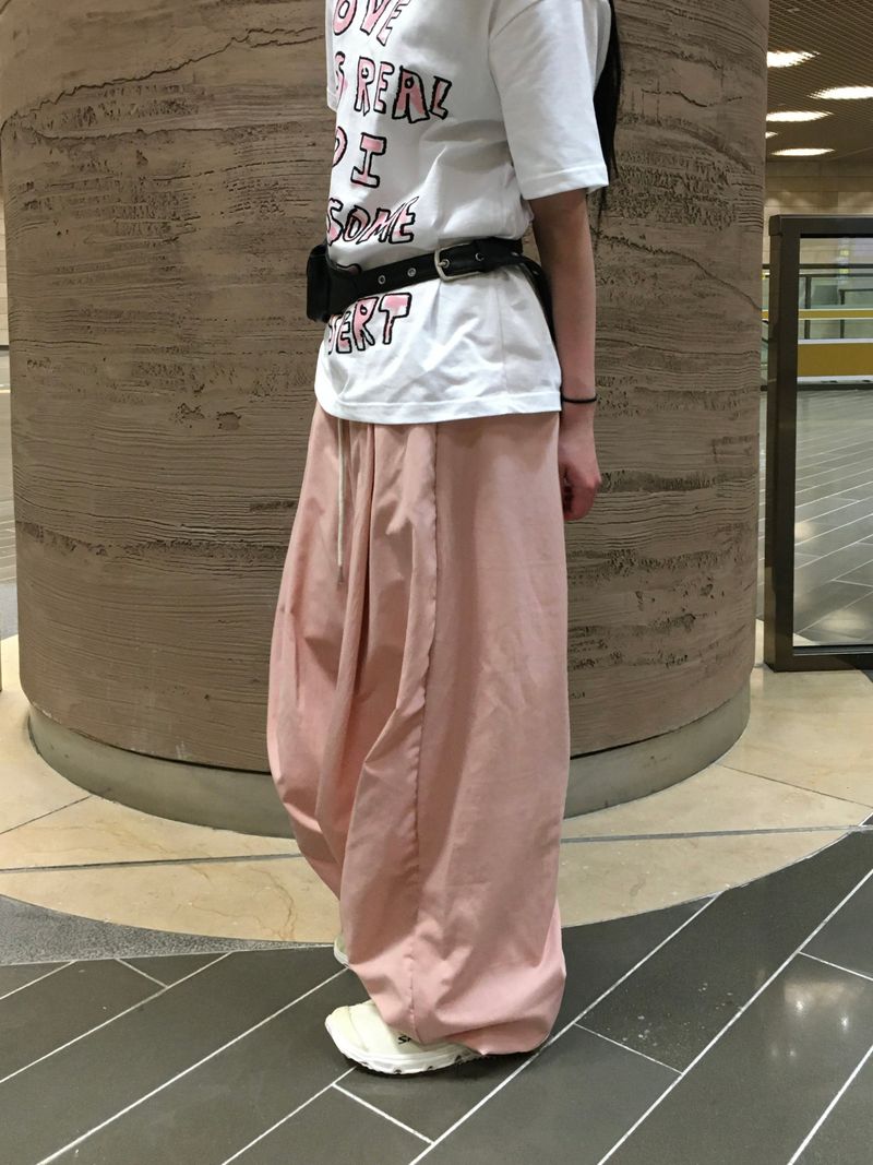 Cool Over Curved Nylon Pants (7c)