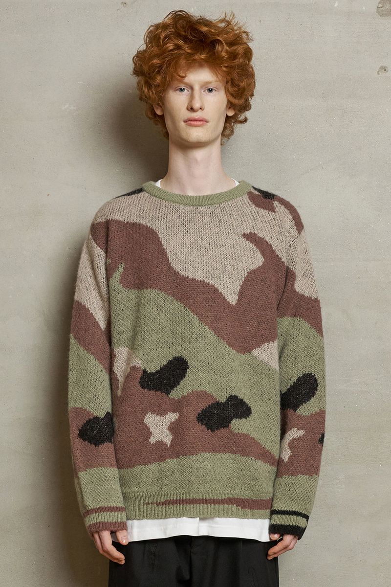 BRUSHED CAMO KNIT