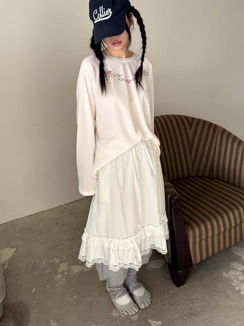 petit lace midi skirt