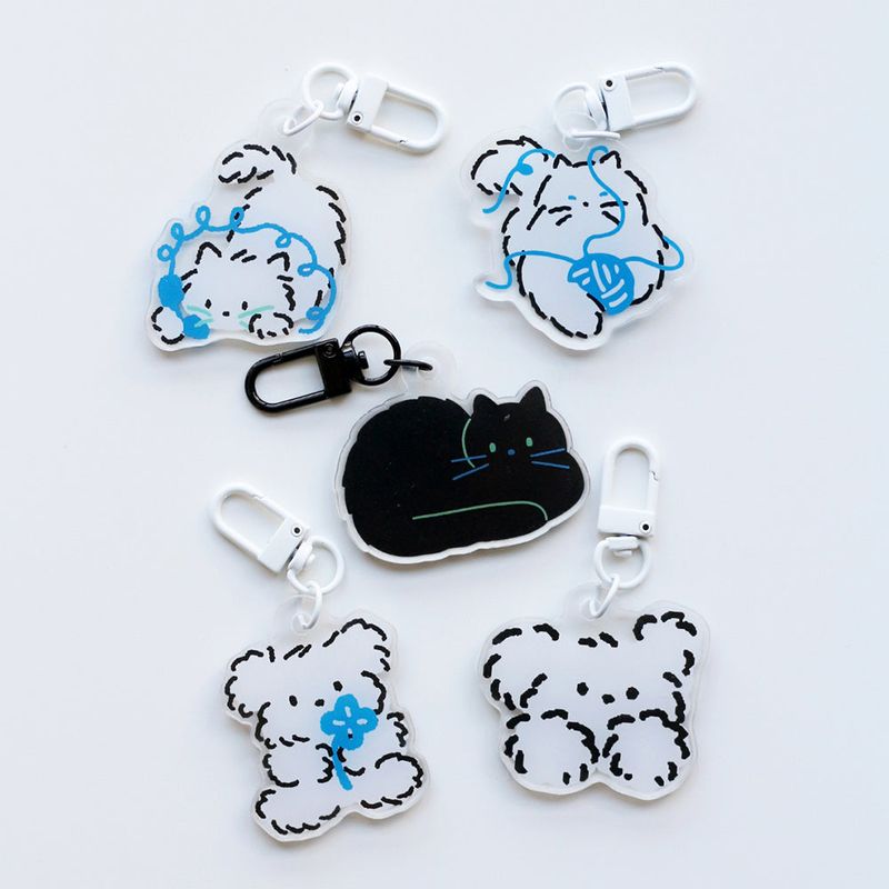 Lucky moonggae white dog keyring