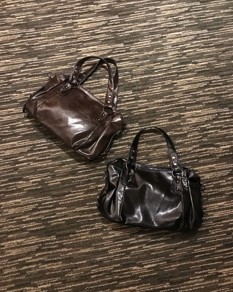 Horu Cross Leather Shoulder Bag