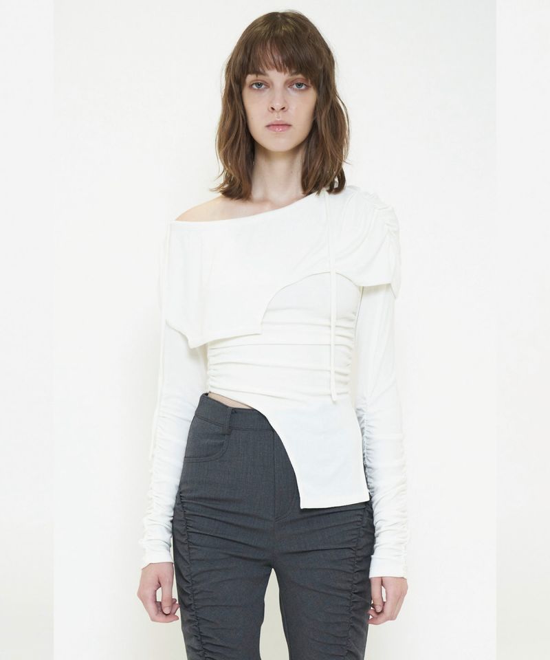 DEFORMATION OFF SHOULDER TOP