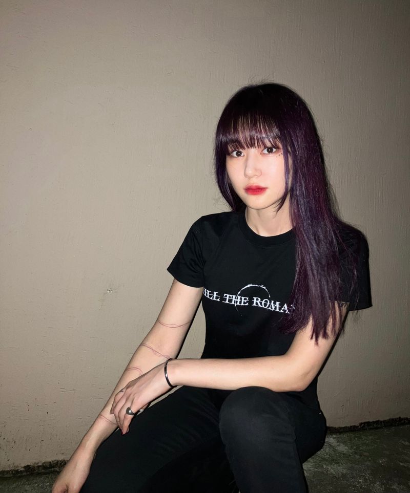 KILL THE ROMANCE T-SHIRT BLACK (WOMAN)