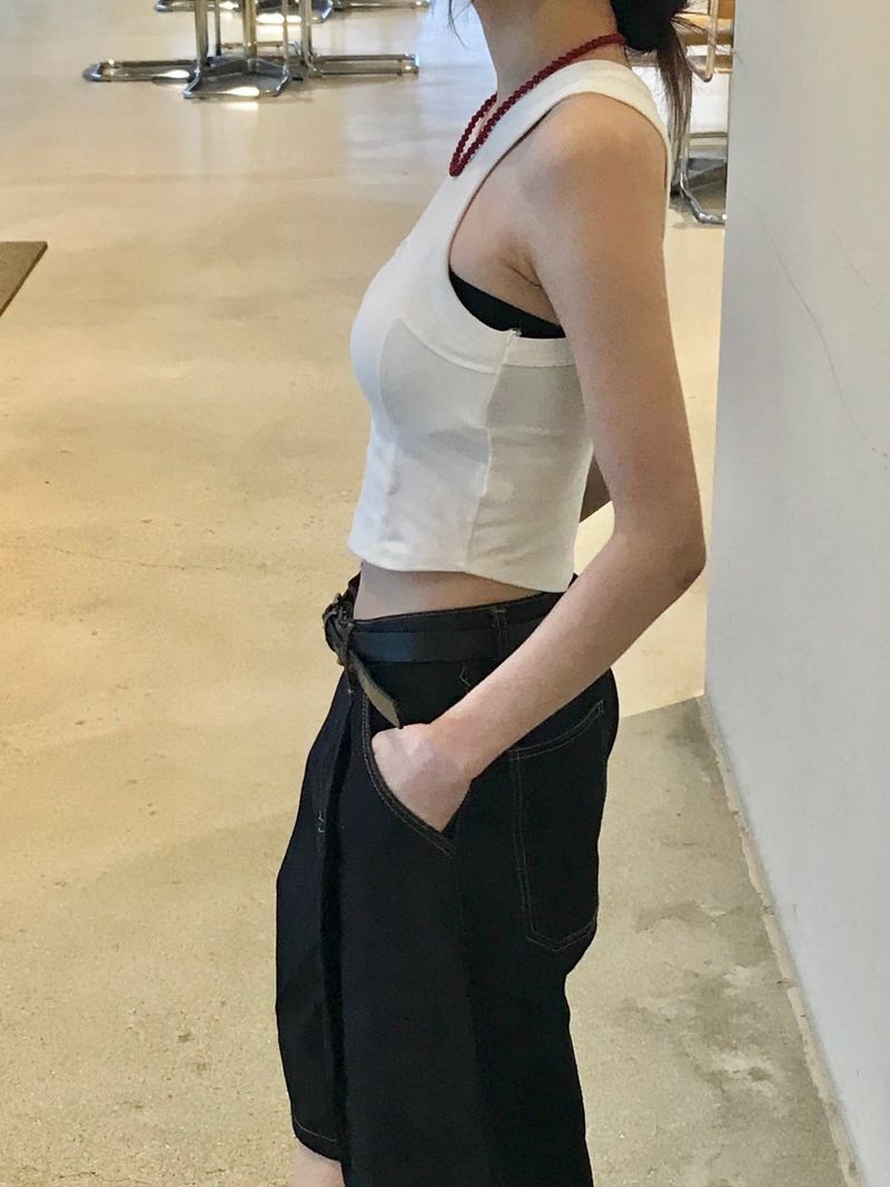Neila sleeveless