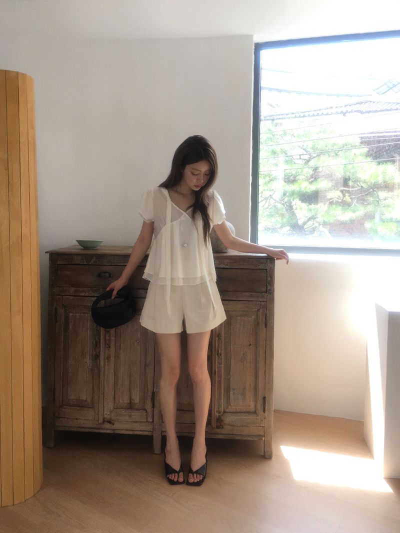 Comi pintuck shorts