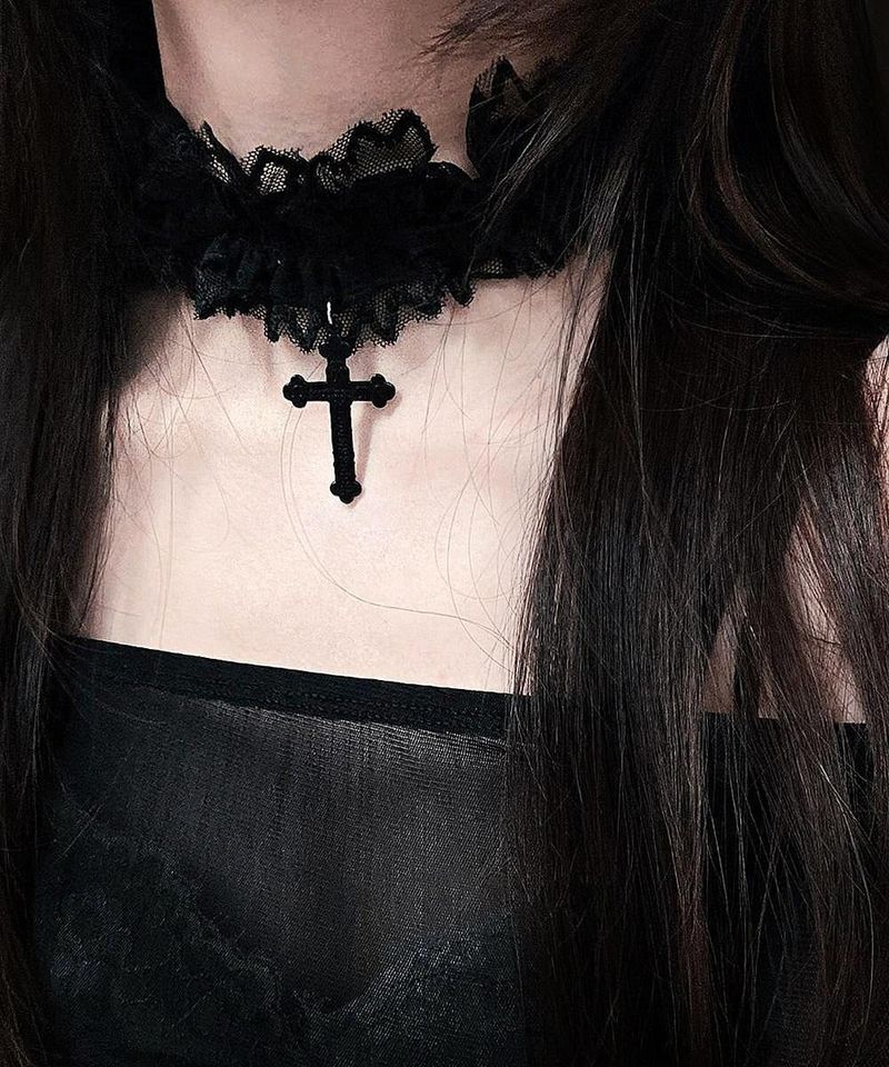 Gothic Cross lace choker