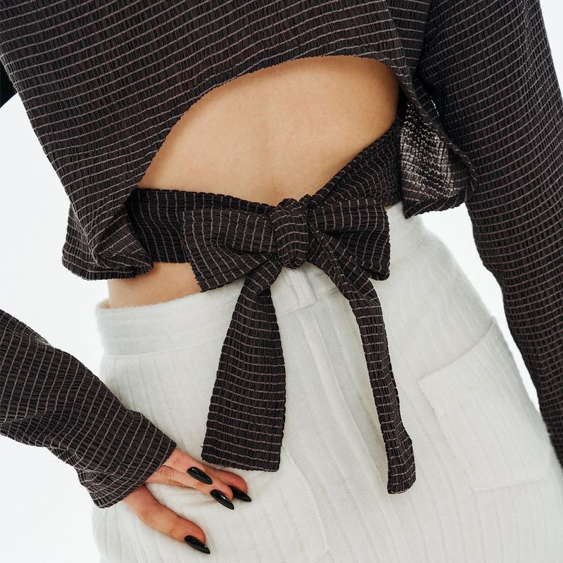 Back Open Ribbon Strap Shirt [Brown Wrinkle]