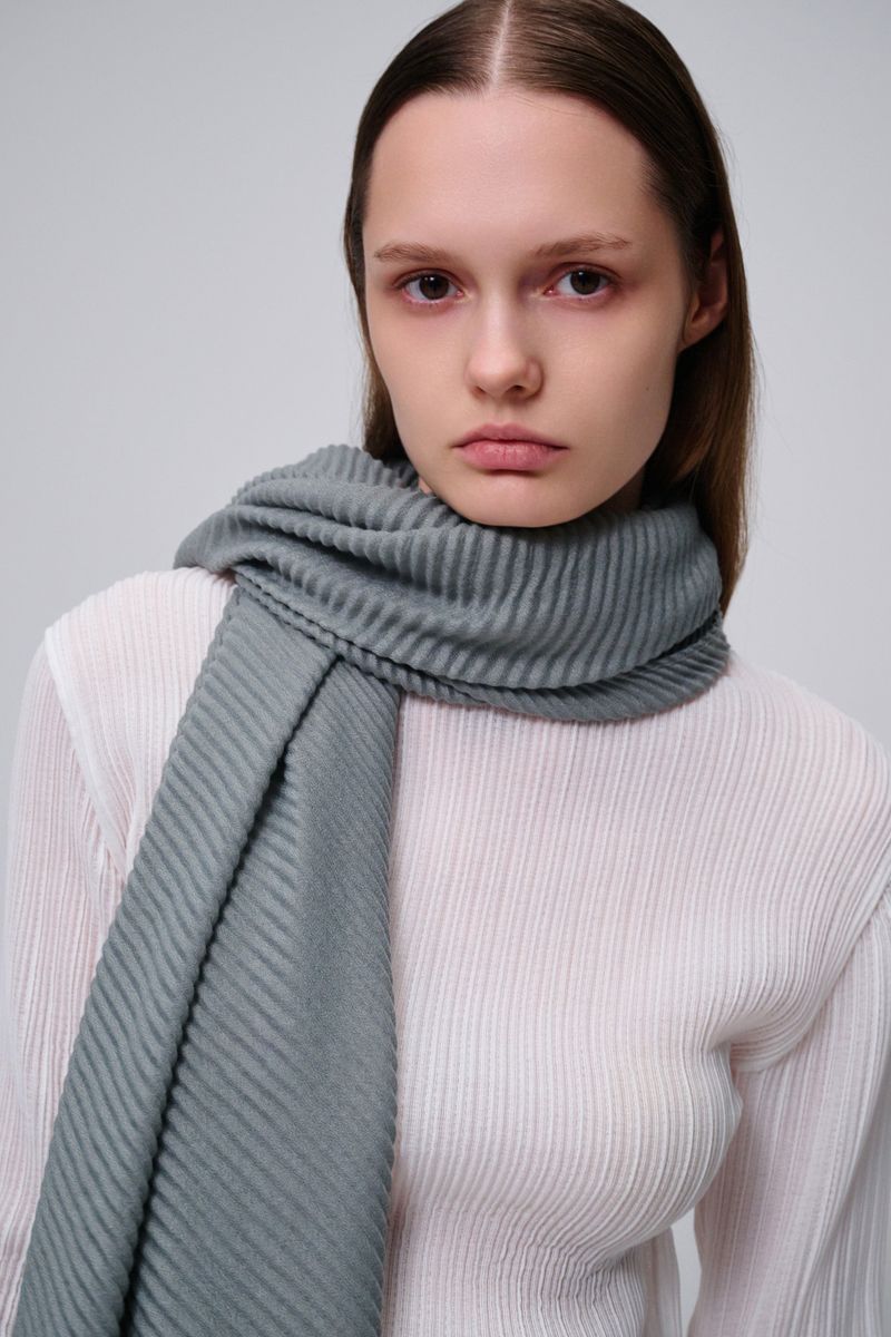 OLE scarf_grey