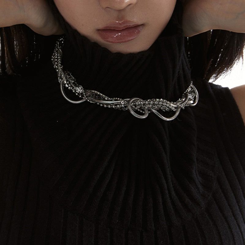 Multi-layered winding necklace