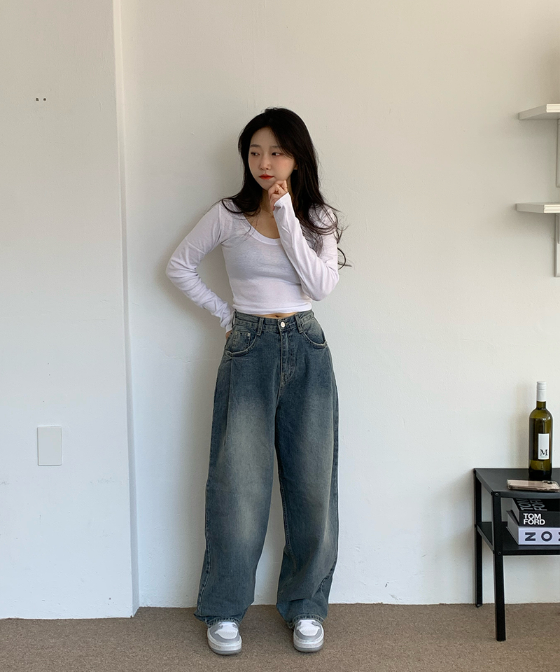 one-pintuck hip pants