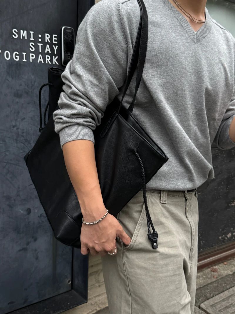 Vintage leather tote bag