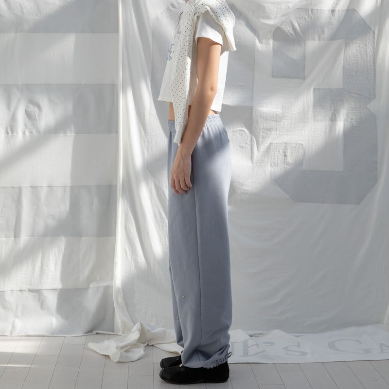 STAR RIVET SWEATPANTS (SKY)