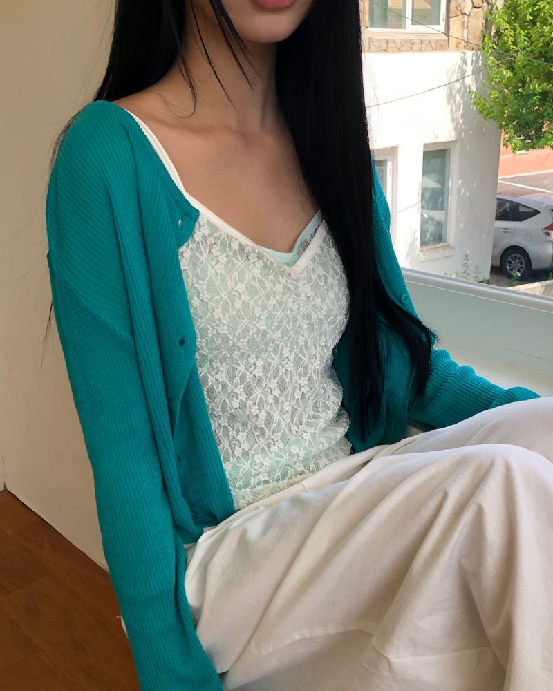 Uven Sheer Lace Sleeveless Top