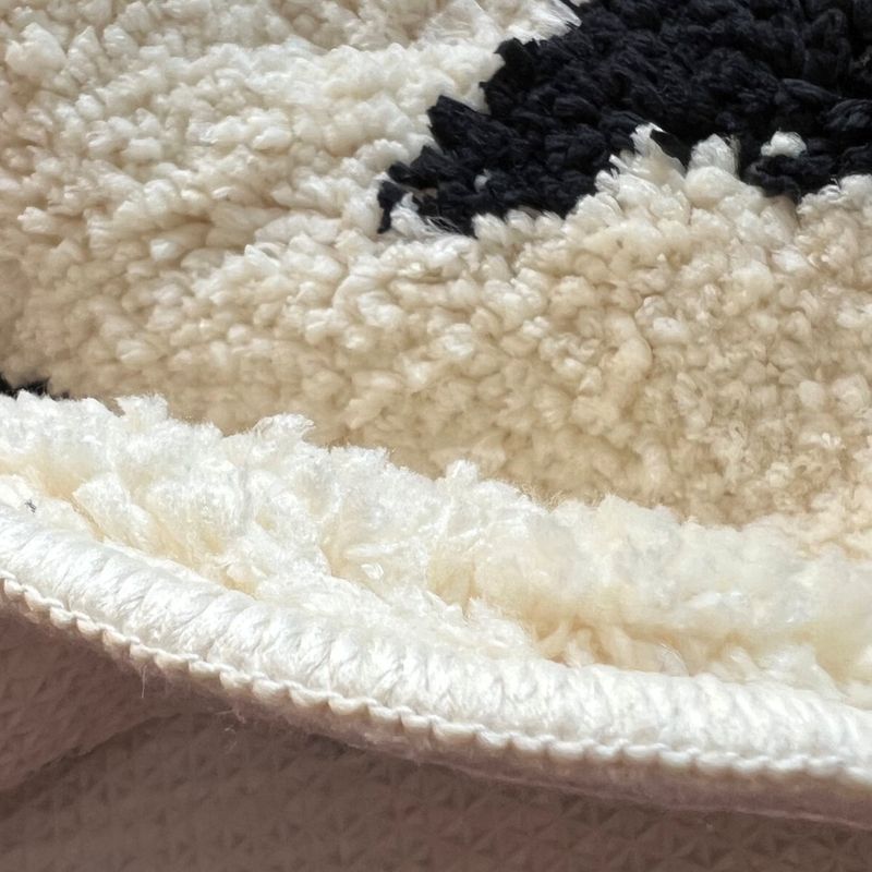 Vintage diamond tufting mini rug