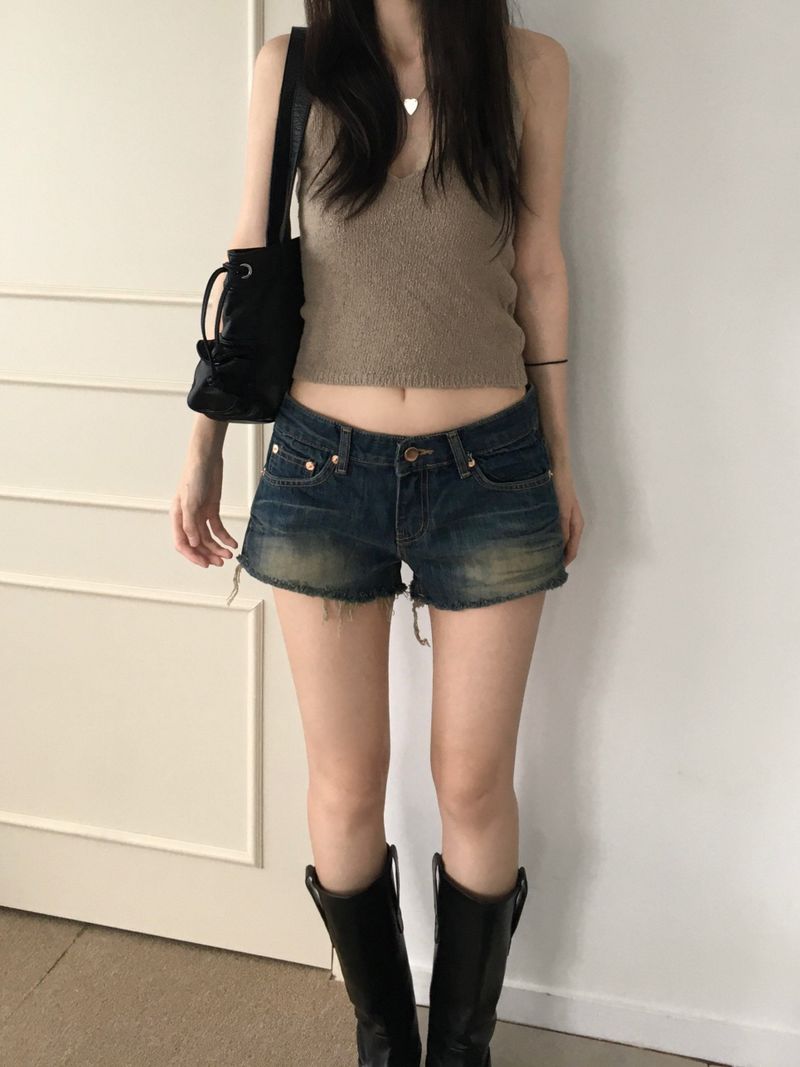 Kitten（キッテン）の「ジェット ローライズ デニム ショートパンツ（パンツ）」