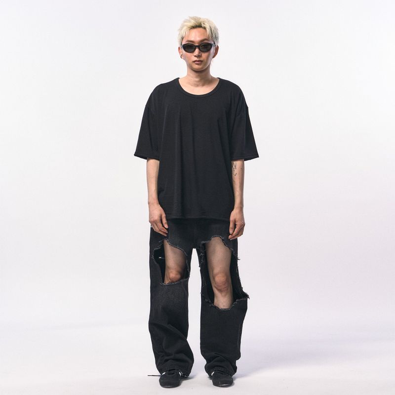 C Wear by the Genius(シーウェア バイザジーニアス)の「OVERSIZED SILKET SCOOP NECK T-SHIRT BLACK(Tops)」