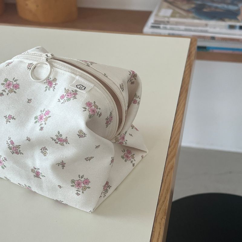 SPRING FLOWER ZIPPER POUCH