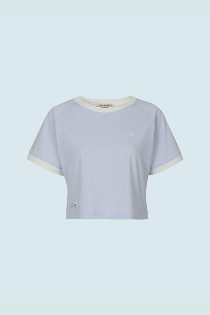 ETERNAL EMOTION(エターナルエモーション)の「CONTRAST REGLAN CROP T-SHIRT (LIGHT BLUE)(Tops)」