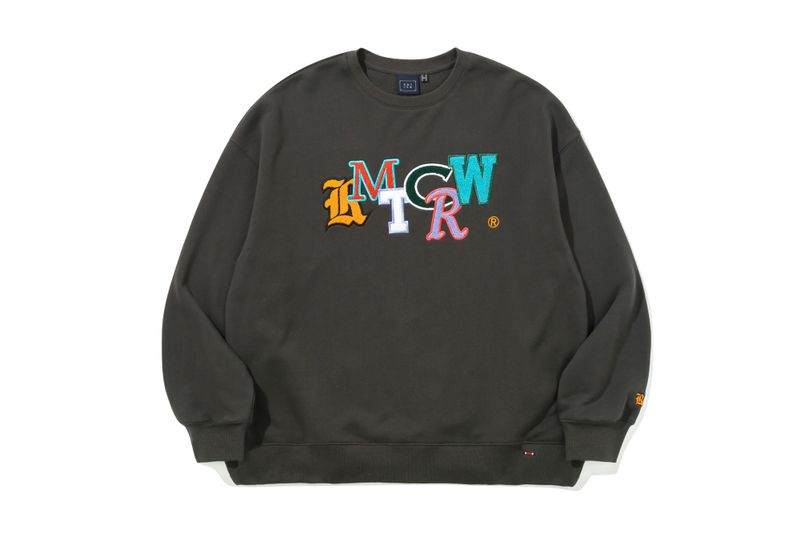 OUT FONT LOGO CREWNECK