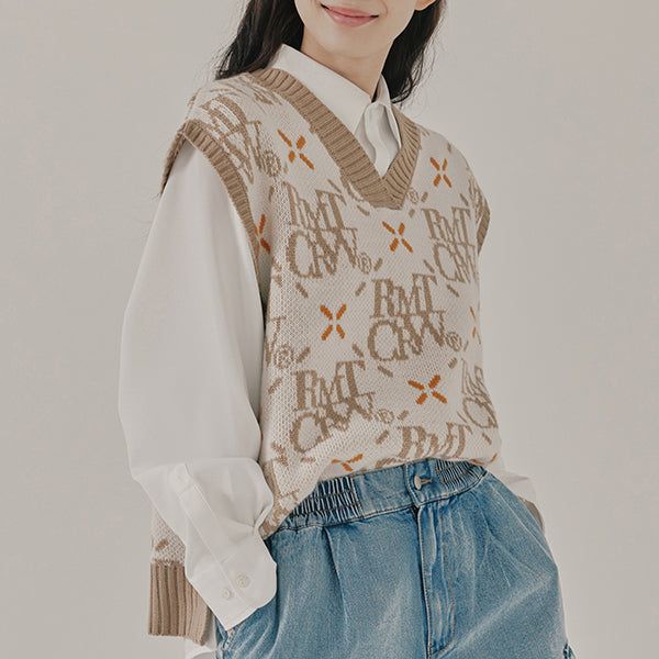 ROMANTIC CROWN（ロマンティッククラウン）の「ARGYLE LOGO KNIT VEST_OATMEAL（Tops）」