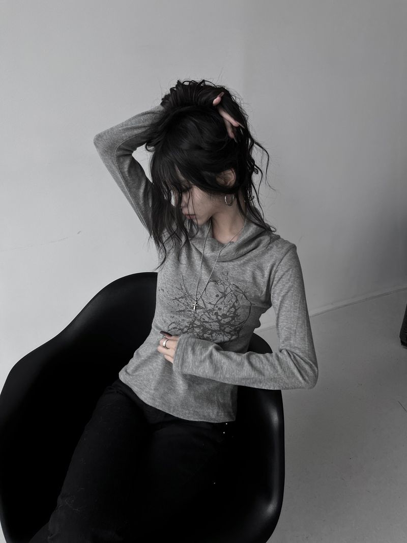 URBAN UNIQUE(アーバンユニーク)の「melt drape neck slim T (3color)(Tops)」