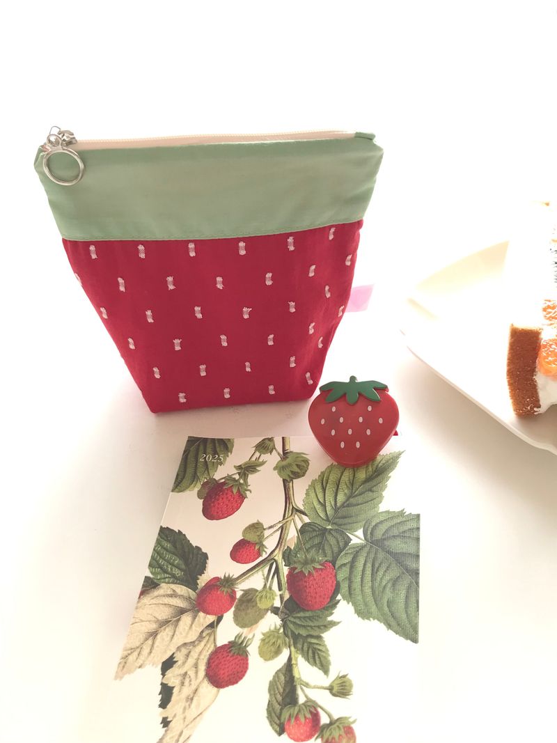 love berry pouch / 2 colors
