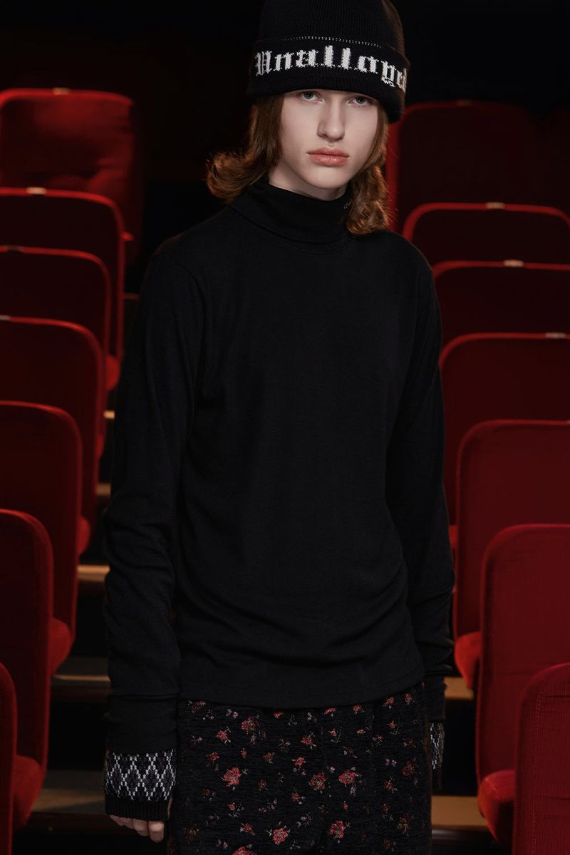 GOTHIC LOGO BEANIE / BLACK