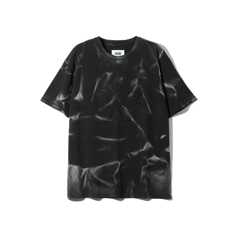 ULKIN（オルキン）の「[24SS LSD COLLECTION] MUGUNG Applique Bleach Washed T-shirt_Black（Tops）」