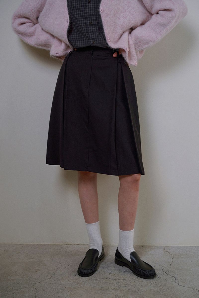 WITHOUTSUMMER（ウィズアウトサマー）の「Page pintuck skirt_black（Skirts）」