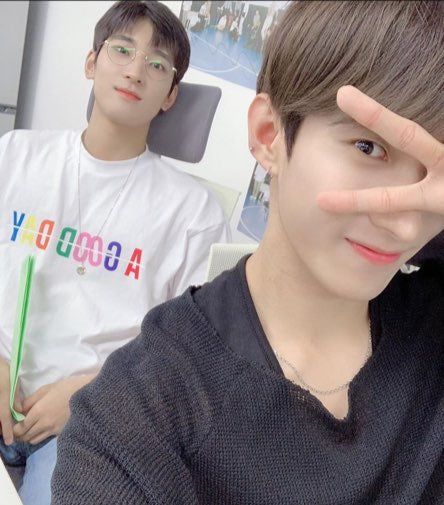 RAINBOW LOGO T-SHIRTS (BLACK)