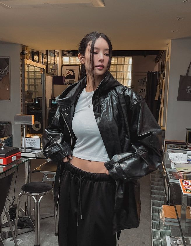 Seri glossy crack leather hoodie field jacket