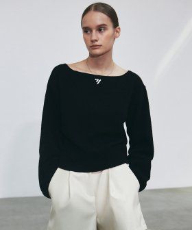 NICK&NICOLE（ニック＆ニコール）の「MINIMAL NNC BOAT NECK KNIT_BLACK（Tops）」