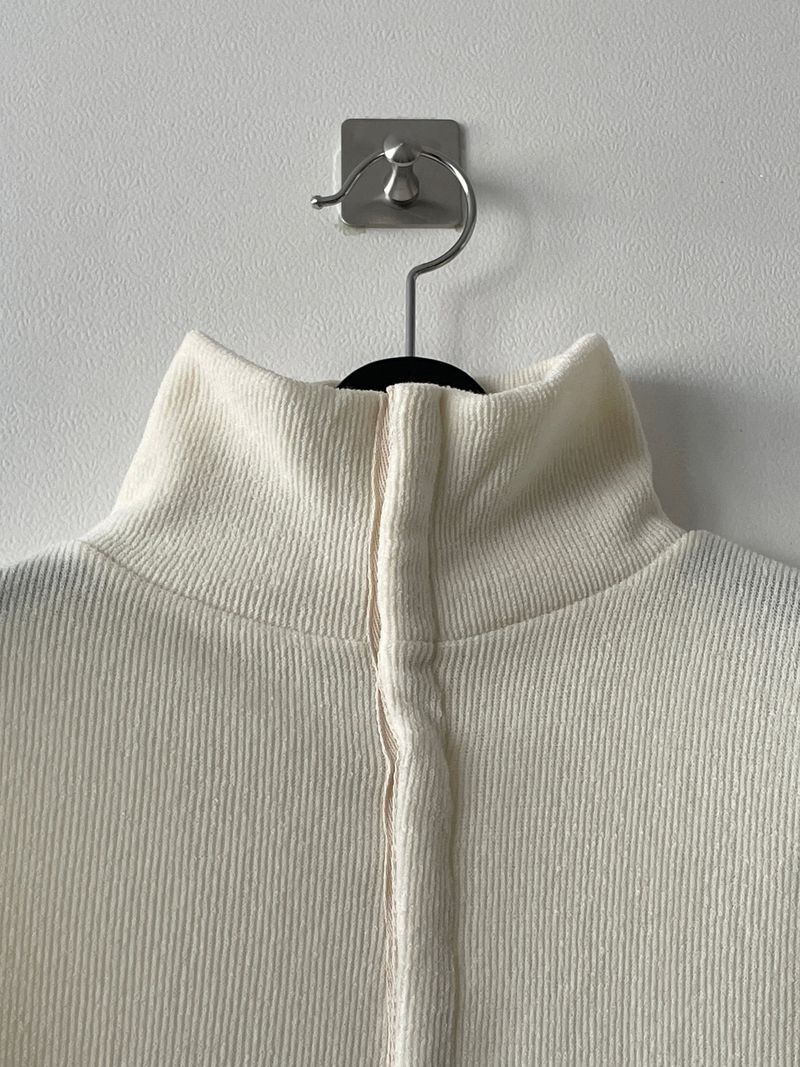 Open high-neck knit T