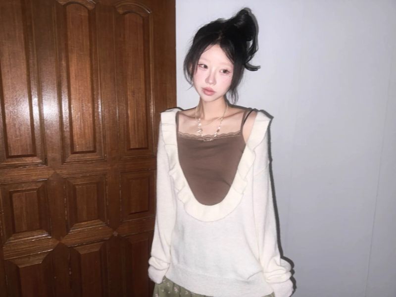 (3color) Frill Deep U-Neck Wool Knit