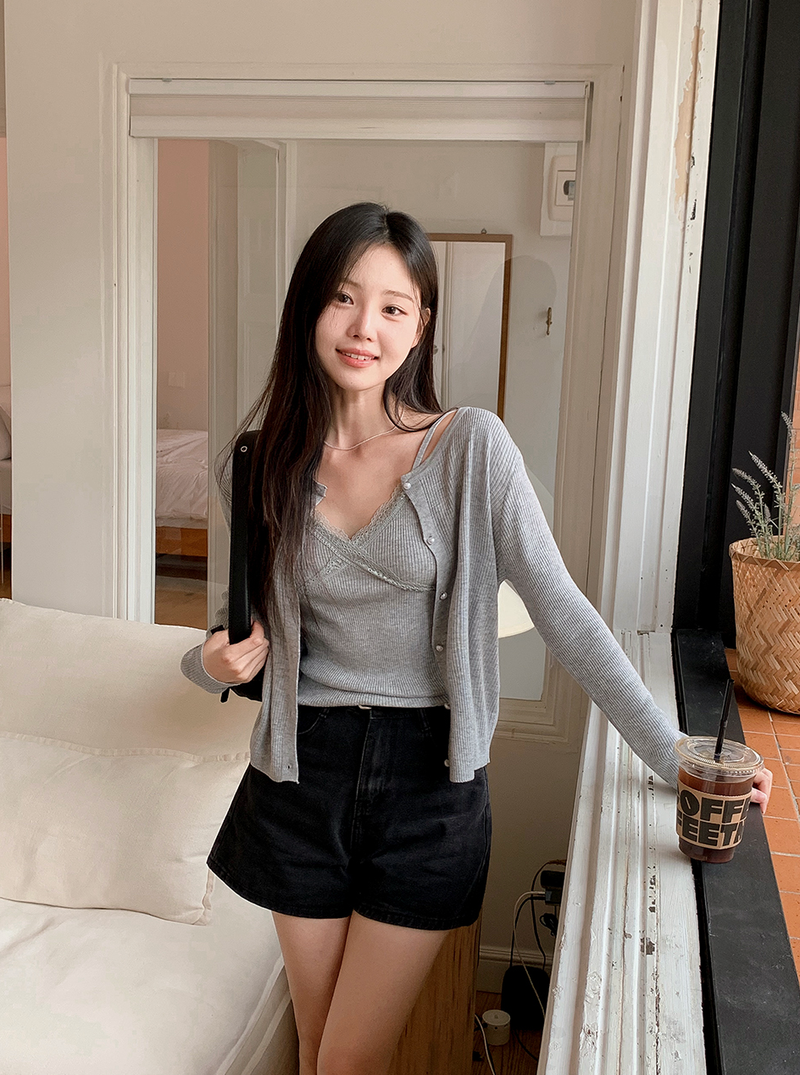 SHOPPERLAND(ショッパーランド)の「Autumn A-line Denim Shorts (3color)(Pants)」