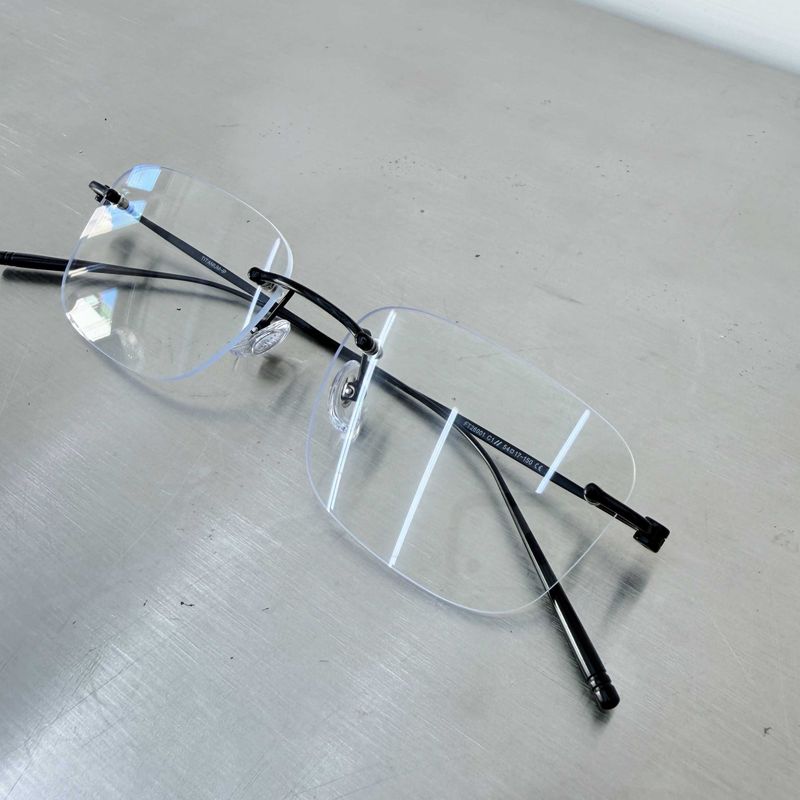 Weightless Rimless Glasses