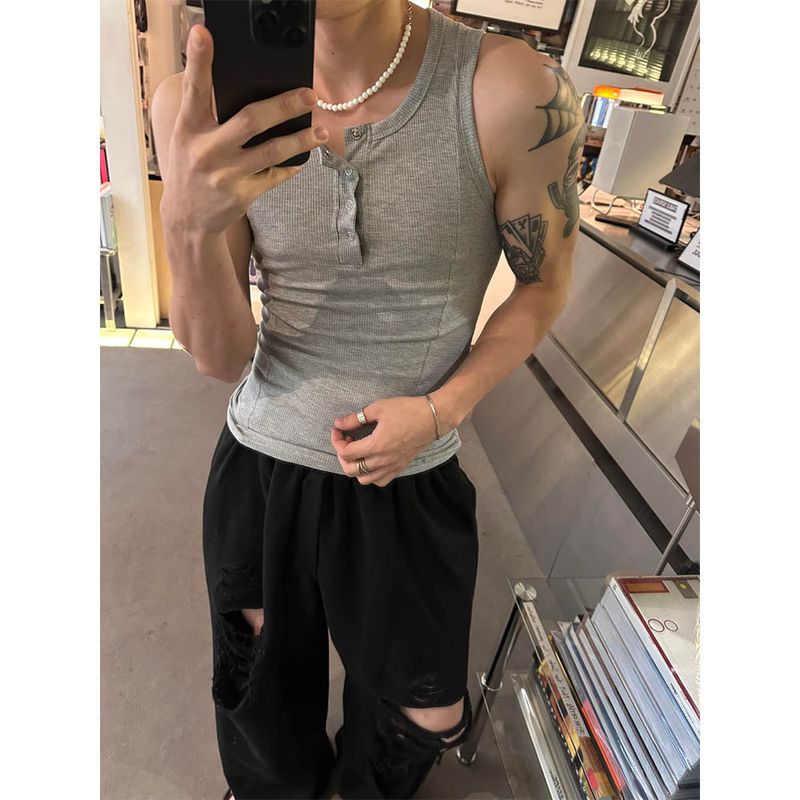 LAURANT（ロラン）の「[MUSCLE FIT] Curve slit henry neck sleeveless(5color)（Tops）」