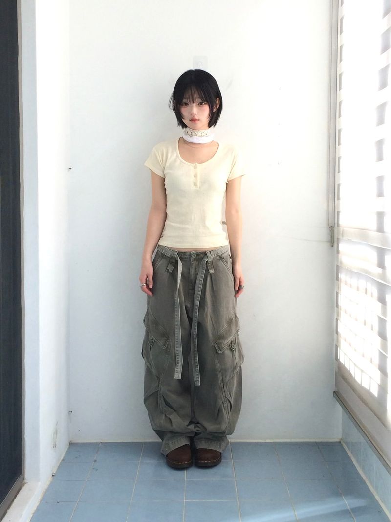 Pocket cargo strap pants