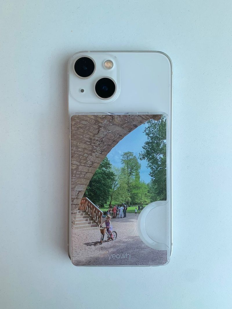 [Magsafe] girl on a bicycle cardslot case