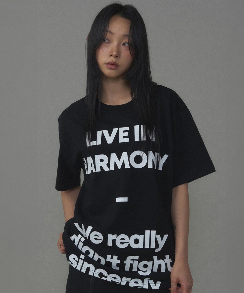 LIVE IN HARMONY TEE BLACK
