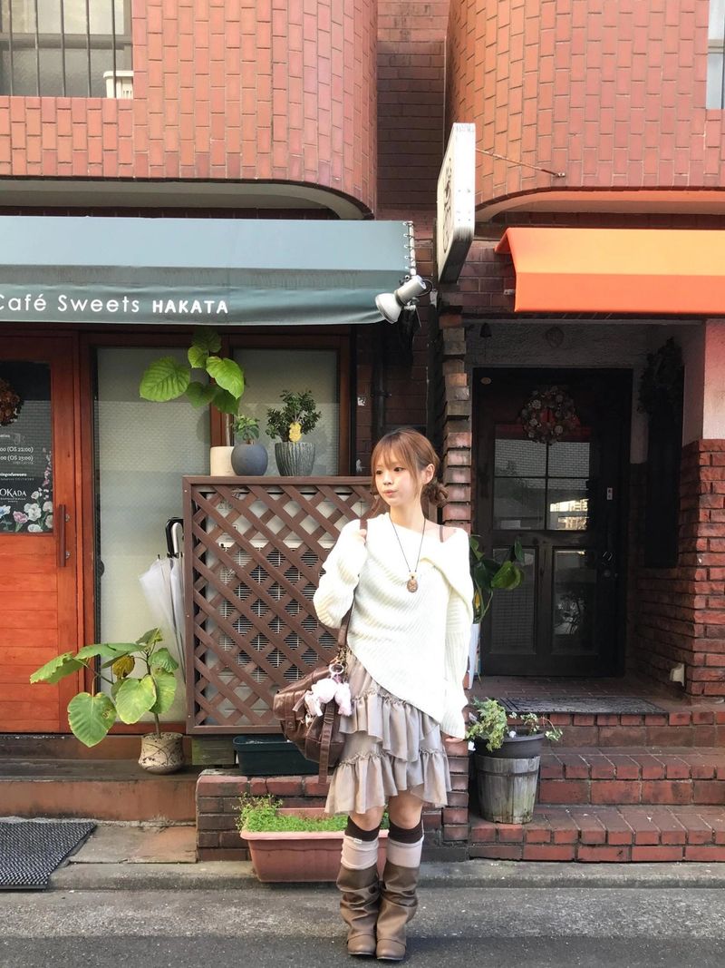 oka off-shoulder hoodie