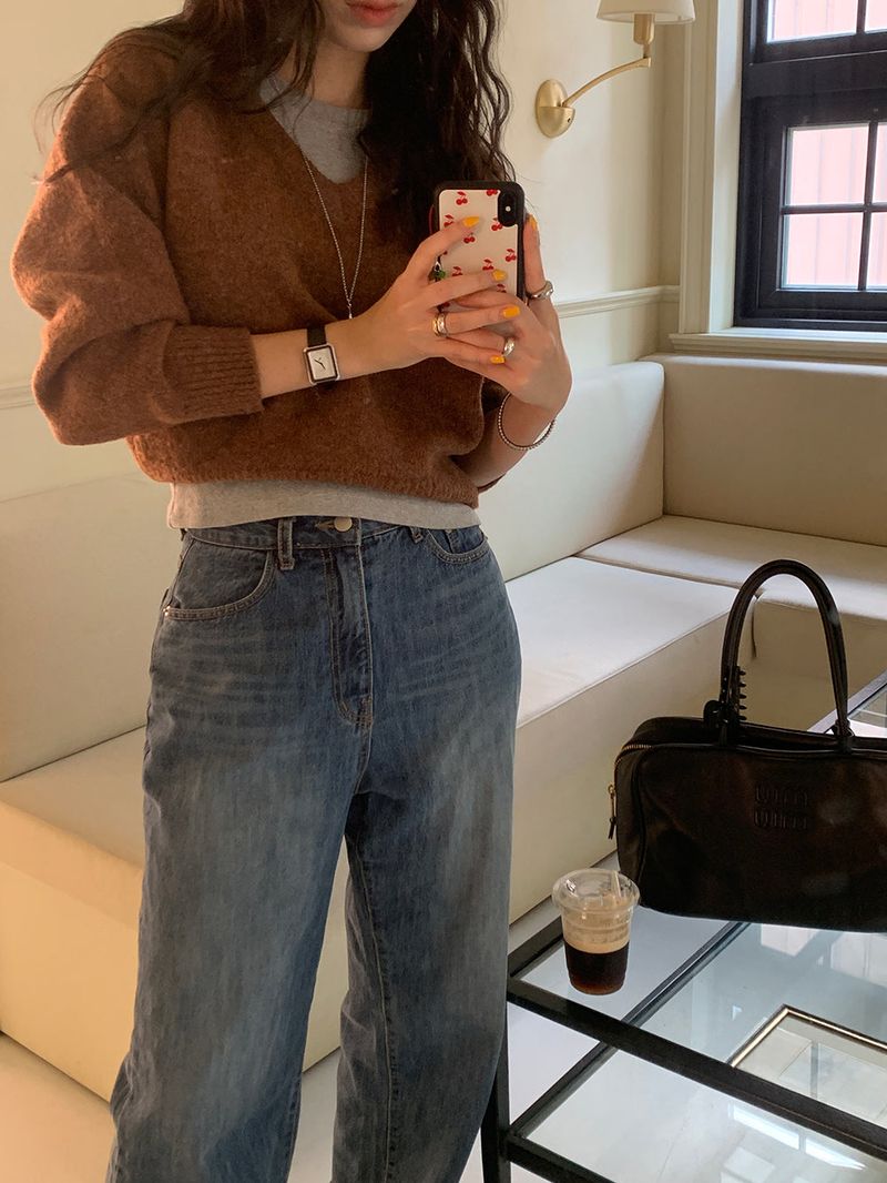 [MADE] Magita Wool V Cropped Knitwear