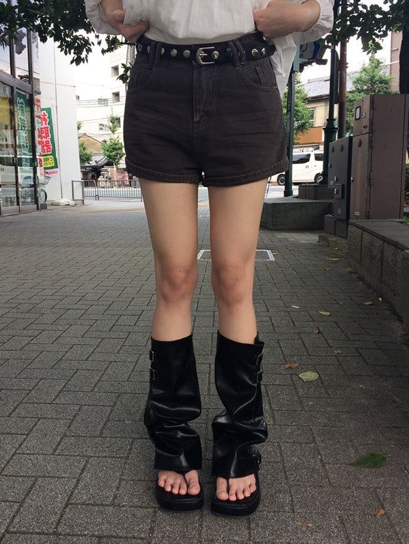 anyonemore（エニーワンモアー）の「[Belt SET] ベッシー ロールアップ ウォッシング デニム ショートパンツ（パンツ）」