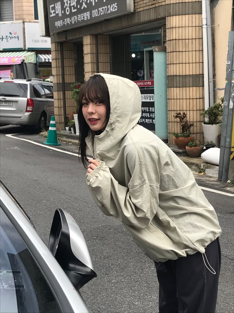 Darwin hood windbreaker