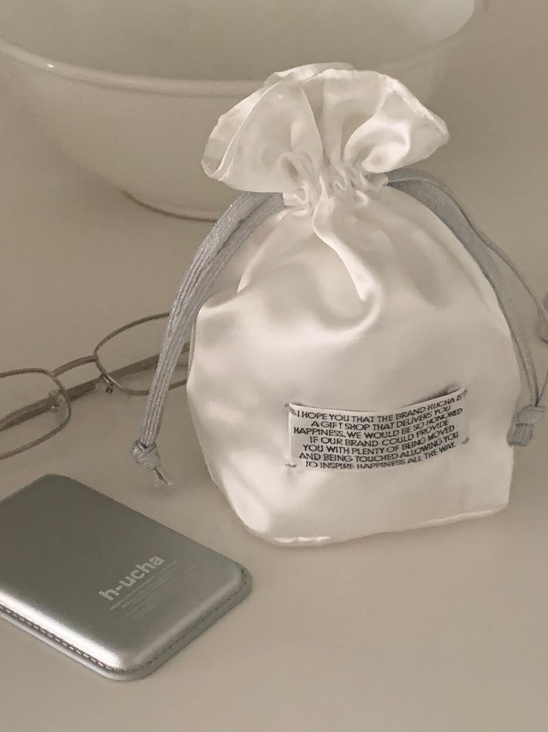 hucha compact logo pouch