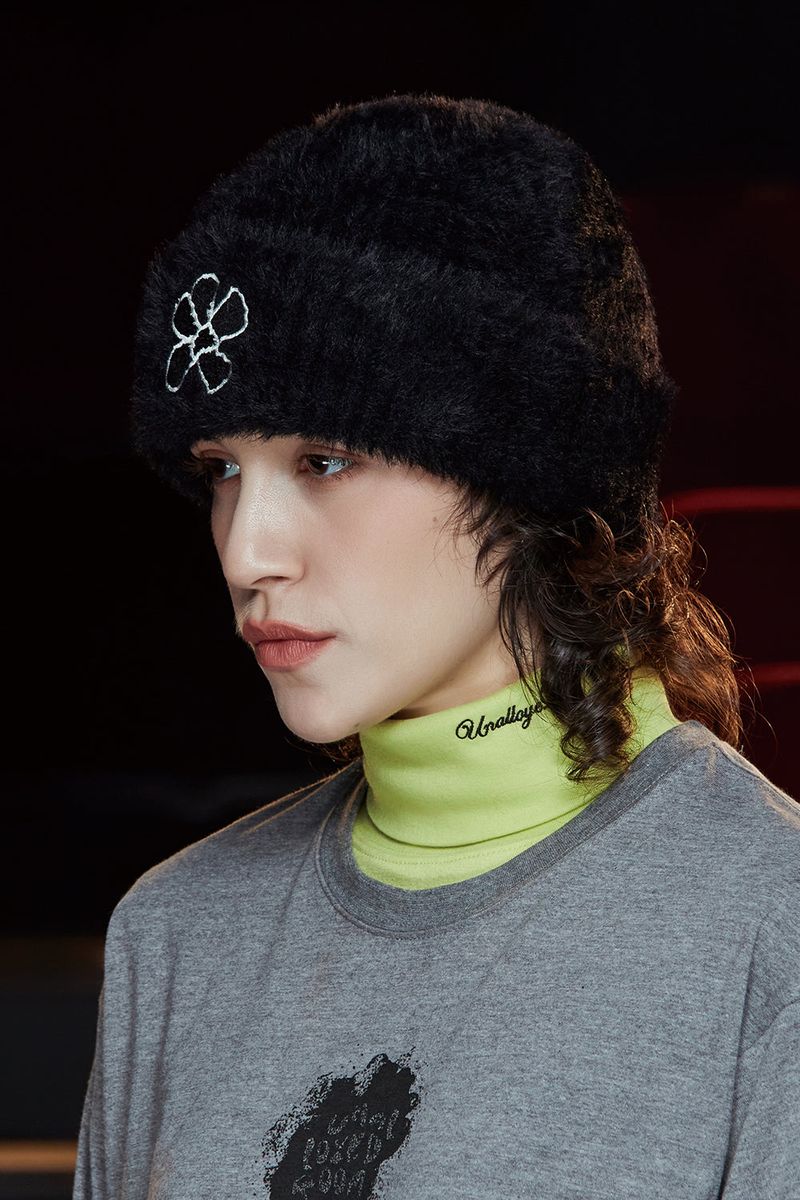 FLOWER FUR BEANIE / BLACK