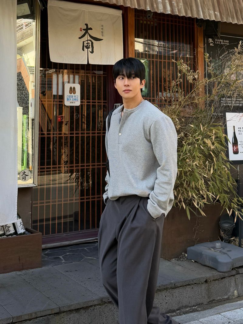 Pit henley neck long-sleeve t-shirt