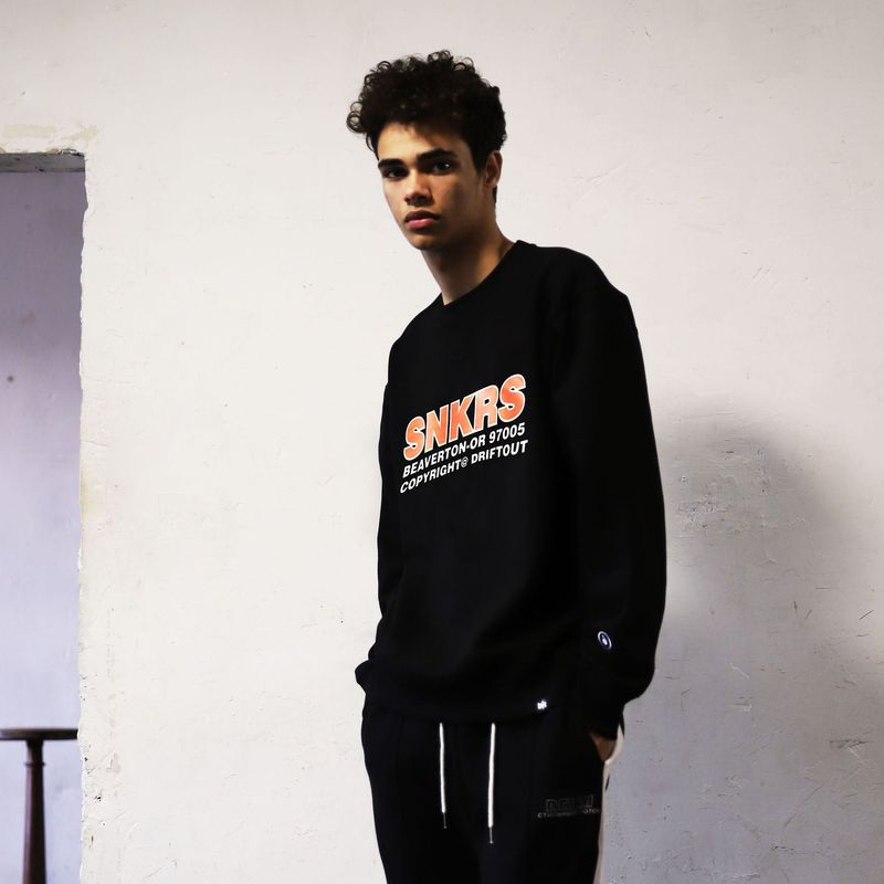SNKRS LOGO RED