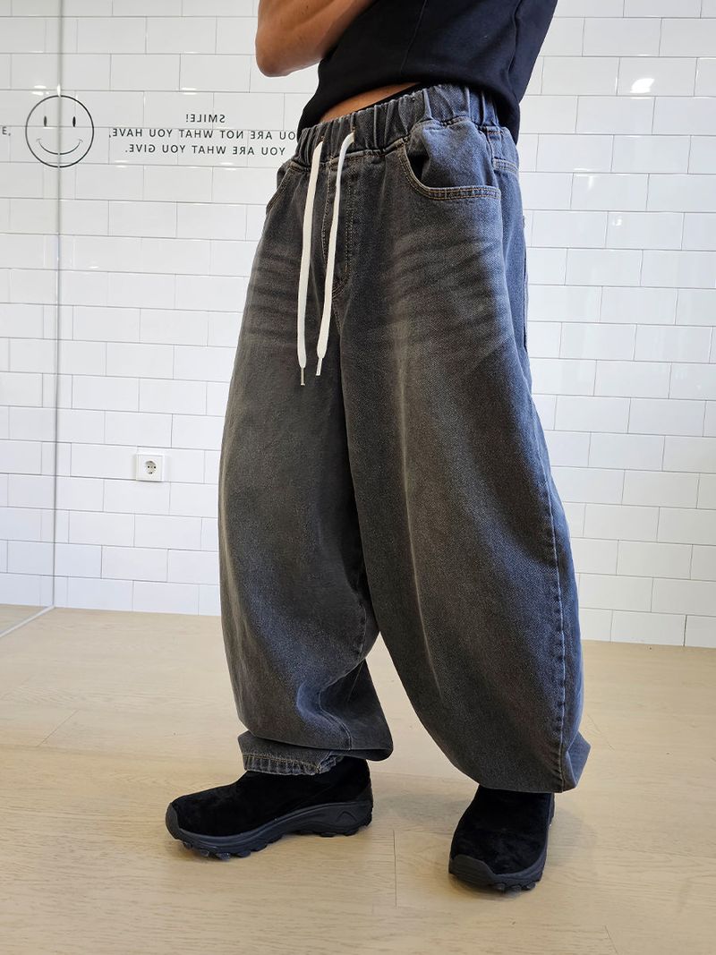 VENTIQUE(ベンティーク)の「VENTIQUE Big Balloon wide denim pants 2color(Pants)」
