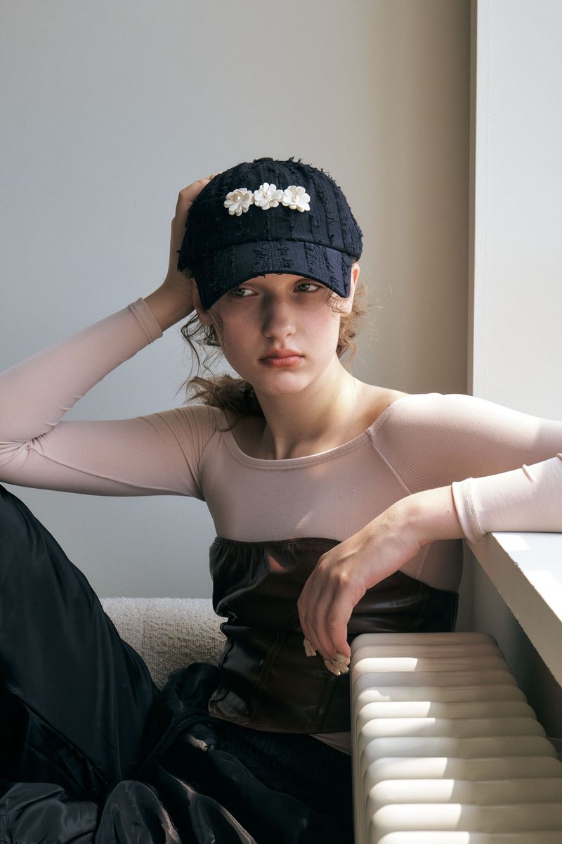 FLOWER BEADS CAP IN BALI BLACK